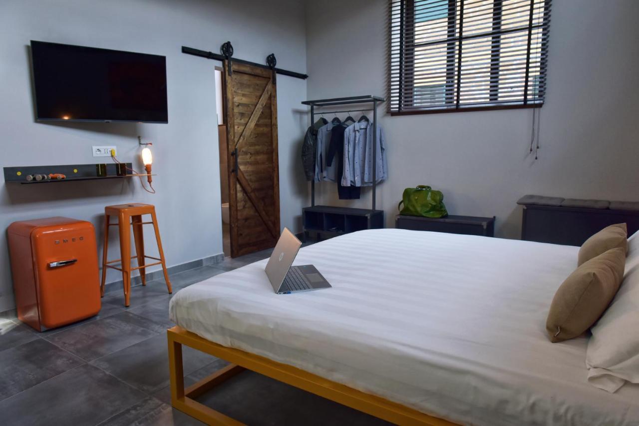 Garage47 Storica Officina Meccanica Loft B&B In Pienza Exterior photo
