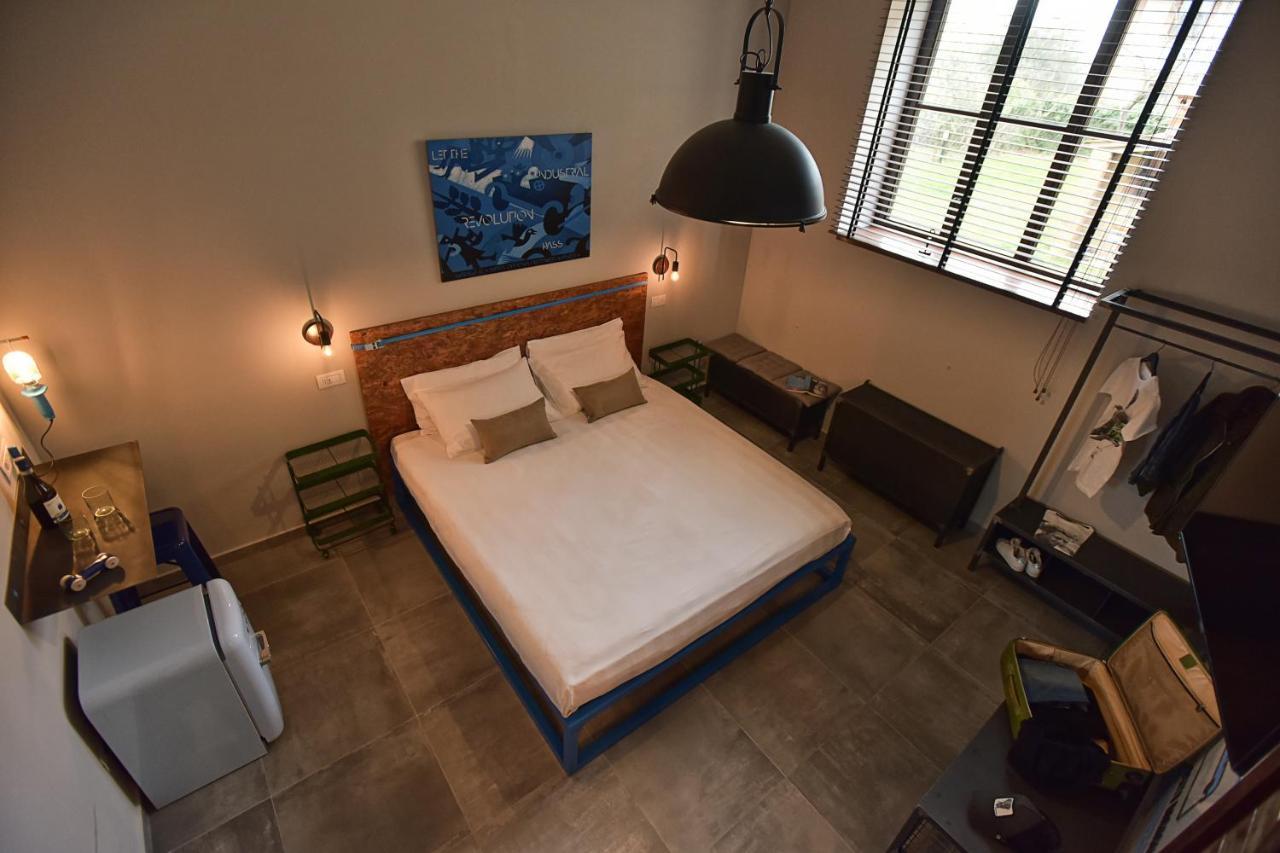 Garage47 Storica Officina Meccanica Loft B&B In Pienza Exterior photo