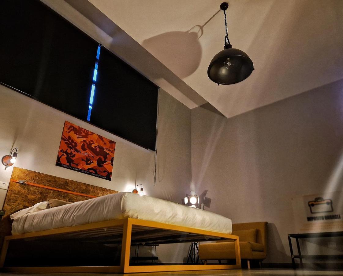 Garage47 Storica Officina Meccanica Loft B&B In Pienza Exterior photo