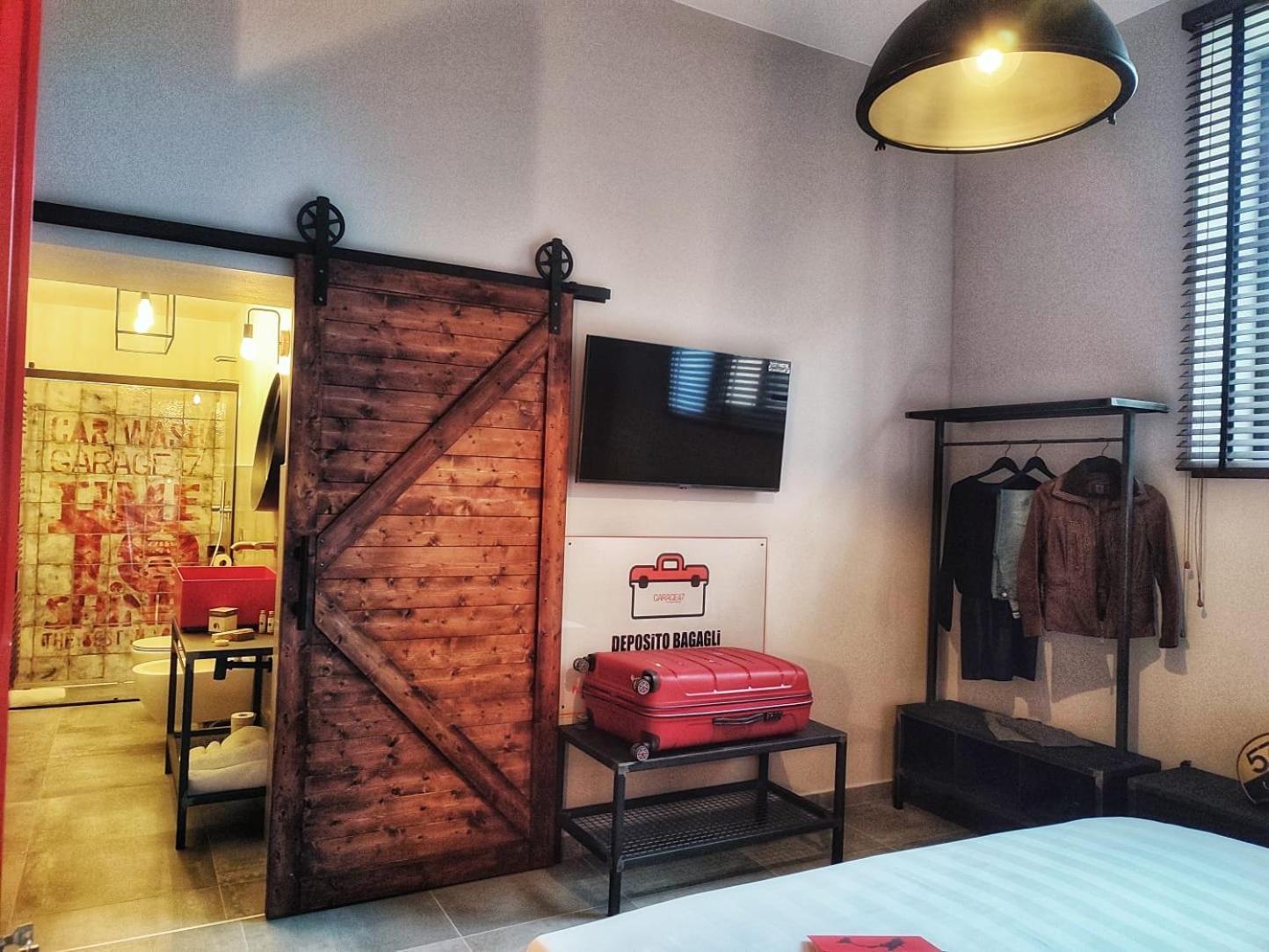 Garage47 Storica Officina Meccanica Loft B&B In Pienza Exterior photo
